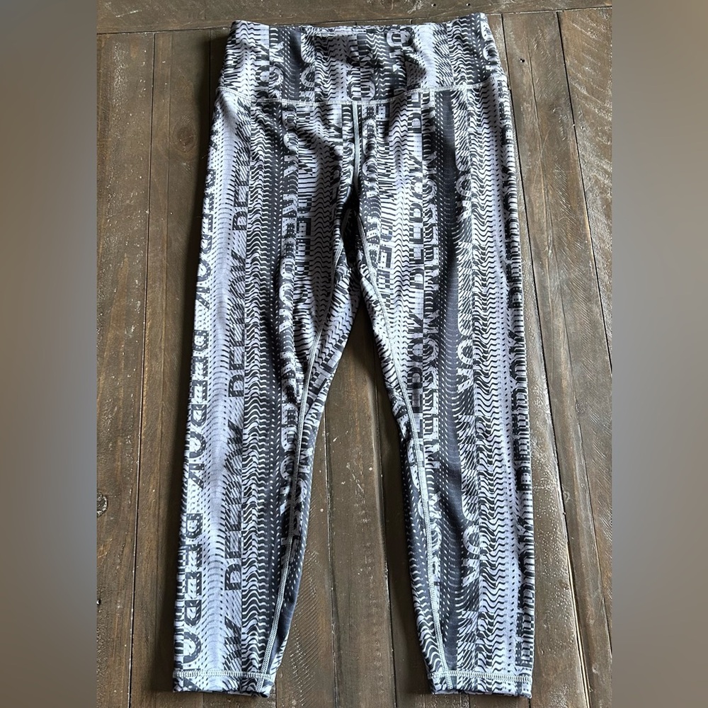 Reebok cropped leggings, size L